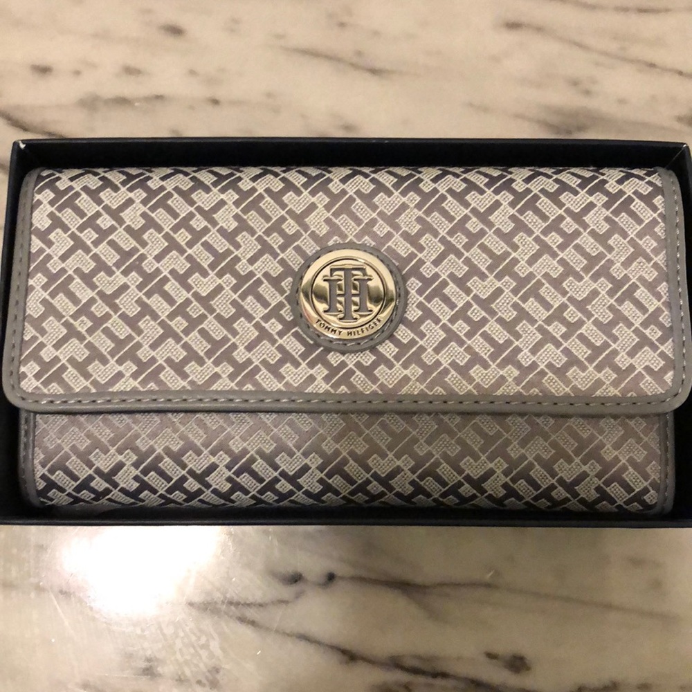Tommy Hilfiger Logo Wallet